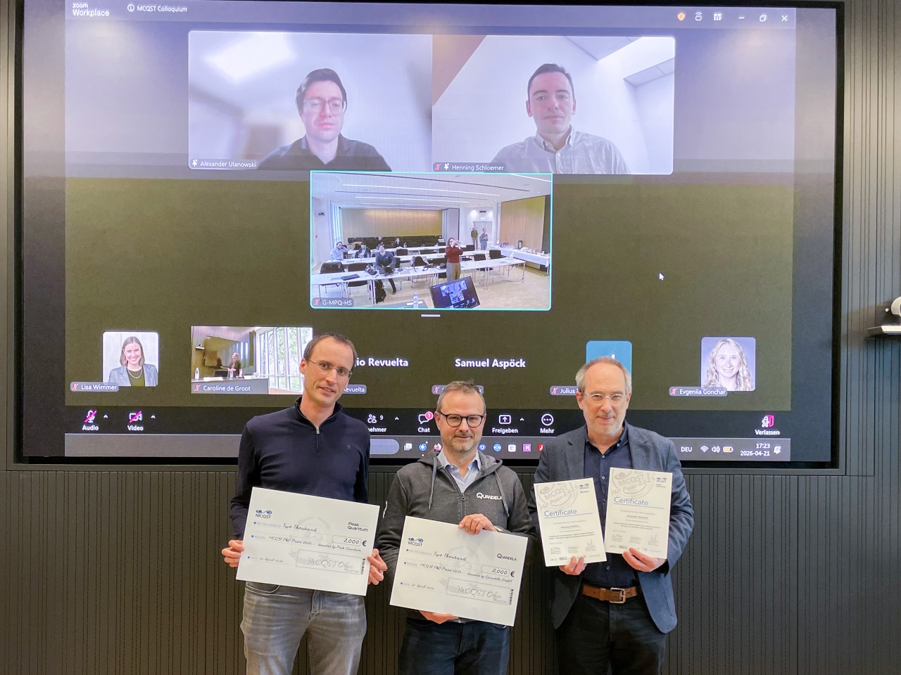 Andreas Reiserer (TUM), Thomas Volz (Quandela) and Jan von Delft (LMU) holding the award certiifcates. The two awardees held their talks via zoom. 