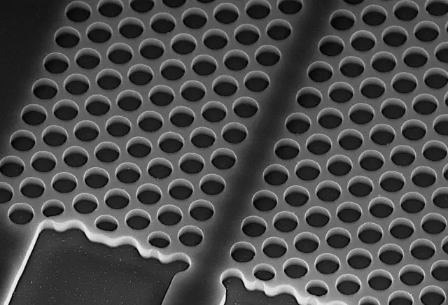 Researchers develop single-photon sources for quantum communication