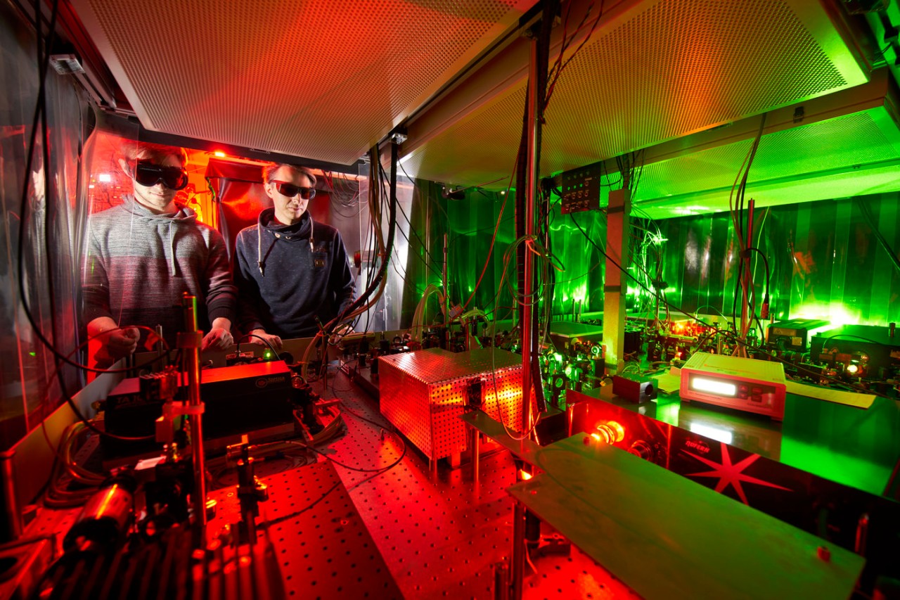 Experimental physicists working in the laboratory of Immanuel Bloch.